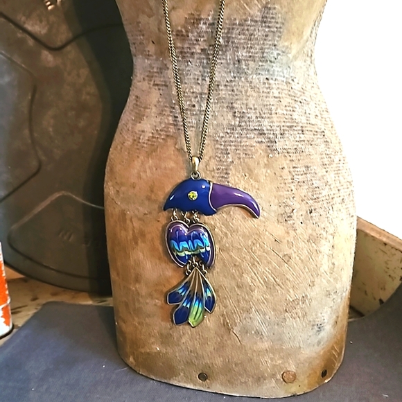 Brass & enamel toucan long necklace blue purple - Picture 4 of 6